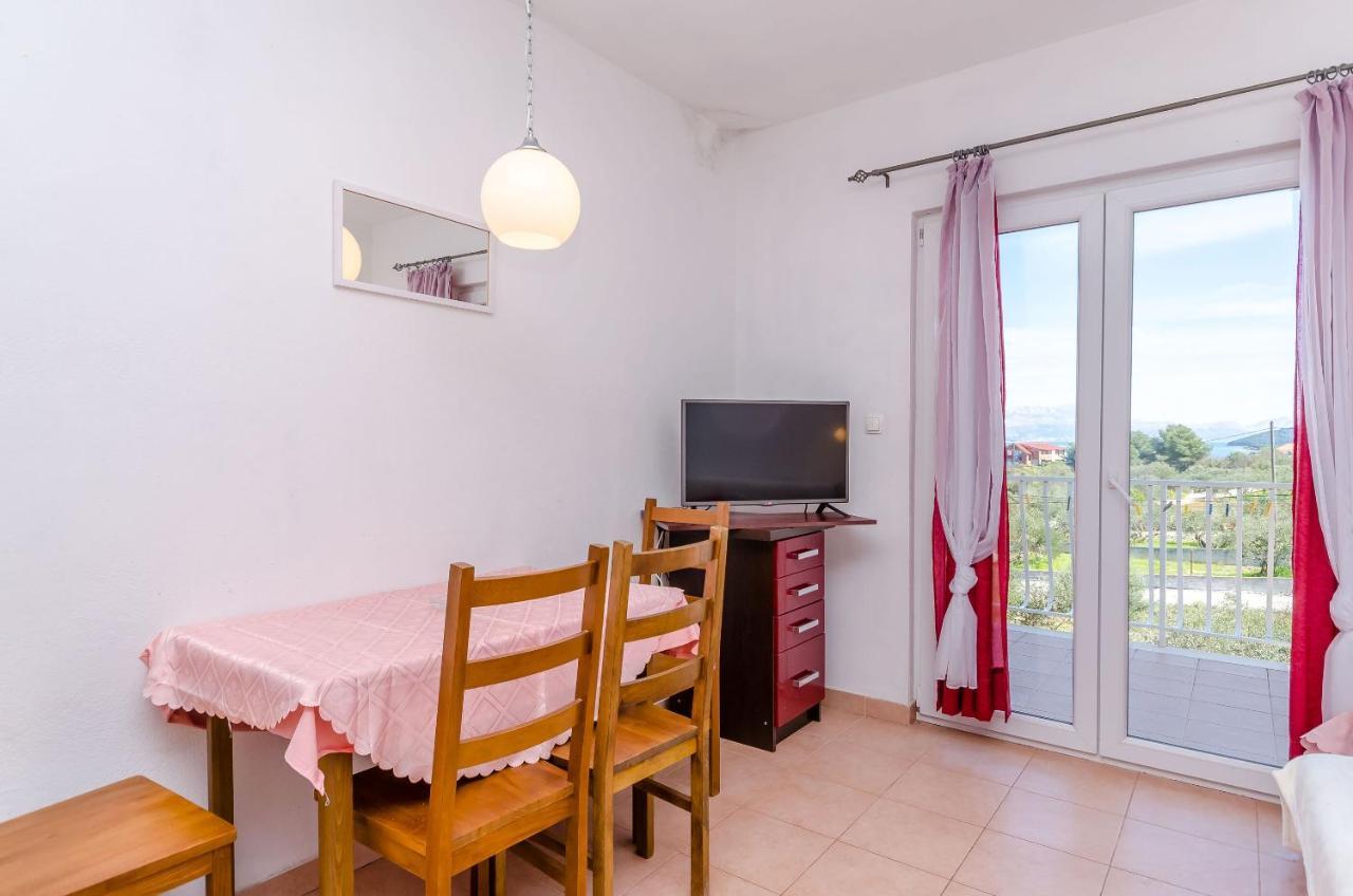 Apartments Stara Maslina Slatine Exterior photo